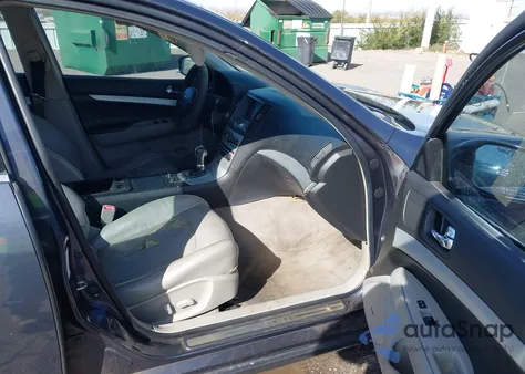 2009 Infiniti G37X z USA, uszkodzony, nr VIN JNKCV61FX9M052647